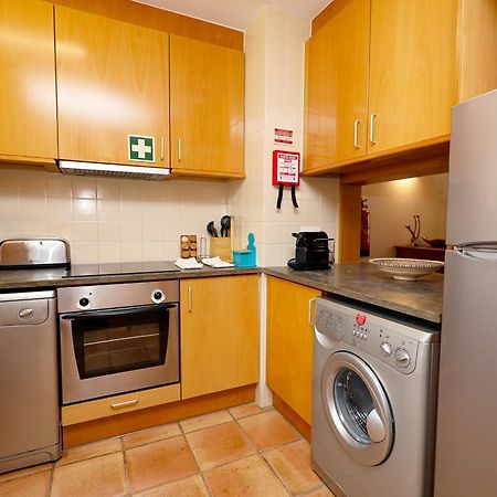 B39 - Marina Hill Apartment Lagos Luaran gambar